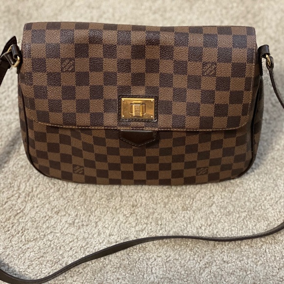 Used Louis Vuitton Besace Roseberry - Picture 1 of 14